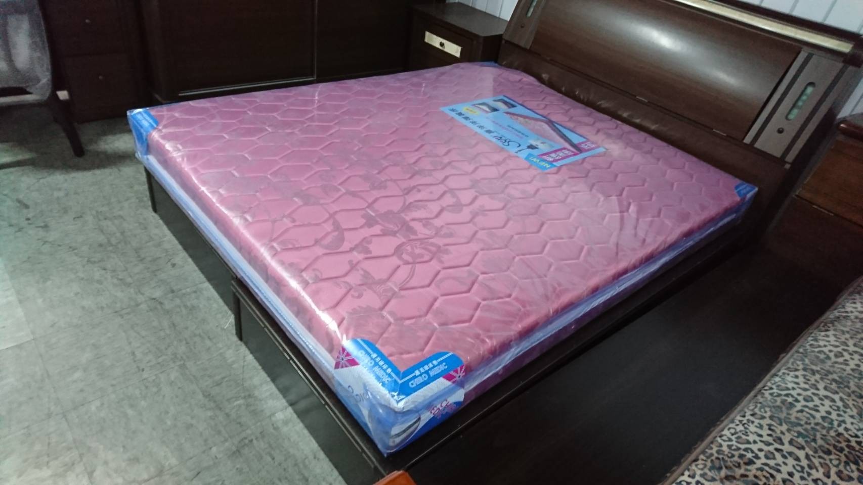 喜洋洋 5X6.2 傳統護脊彈簧床(桃紅色)