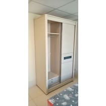 4尺X7尺 白橡黑玻衣櫥