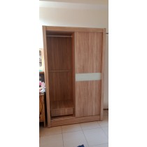 4尺X7尺橡木綠玻衣櫥 